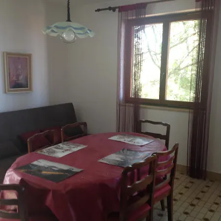 Apartments By The Sea Malinska, Krk - 19298 شقة
