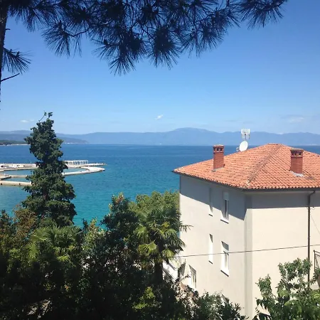 شقة Apartments By The Sea Malinska, Krk - 19298 مالينسكا